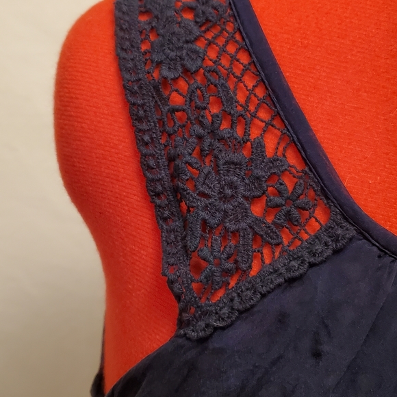 STELLA ROSA SILK TOP.  TANK TOP, NAVY, LARGE - Picture 5 of 8